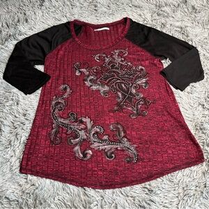 Maurices Shirt Womens Large Ribbed Cross Embellished Soft Red Black Vine